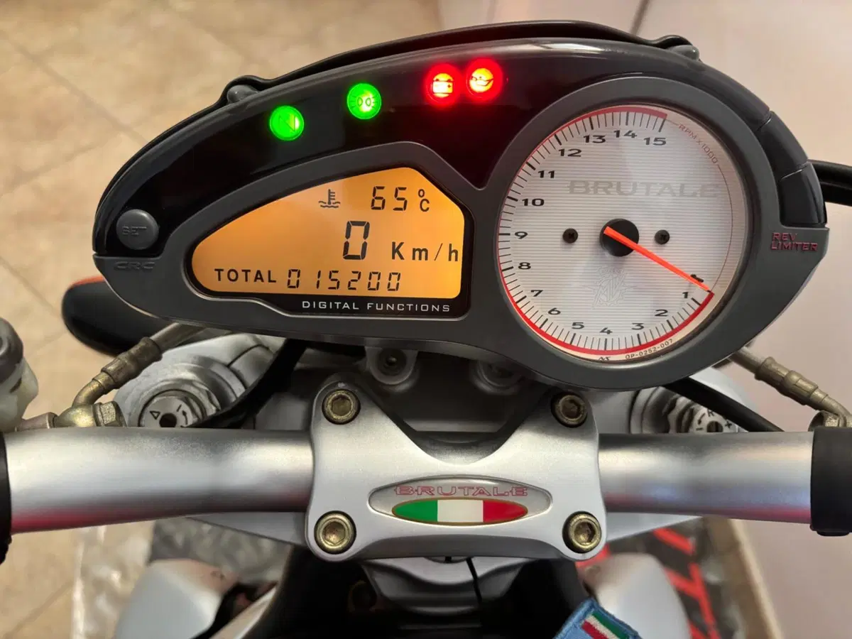 MV Agusta Brutale 910 S (2005 - 11) (4)