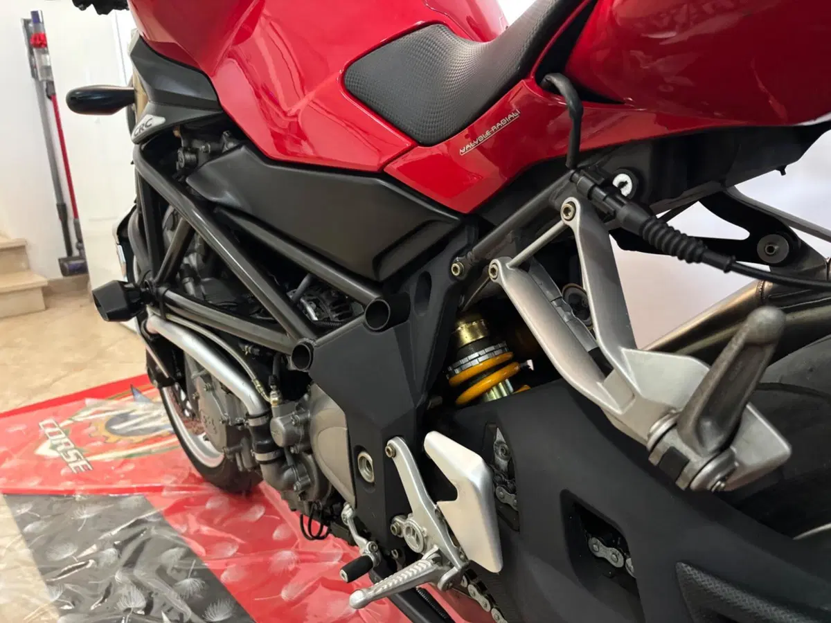 MV Agusta Brutale 910 S (2005 - 11) (10)
