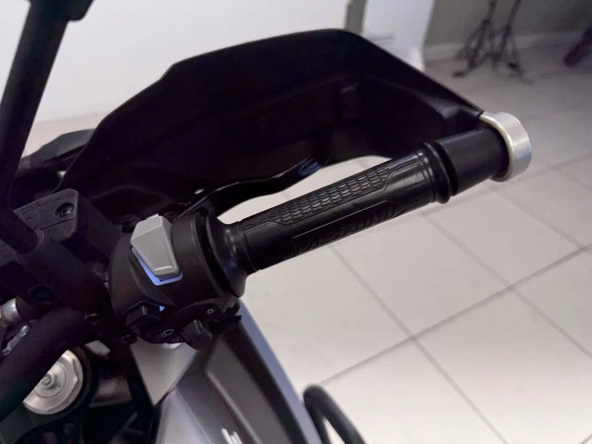 Moto Morini X-Cape 650 (2021 - 26) (12)