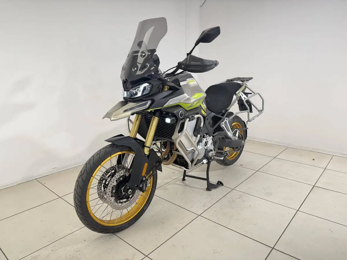 Voge Valico 900DSX (2024 - 26) (2)