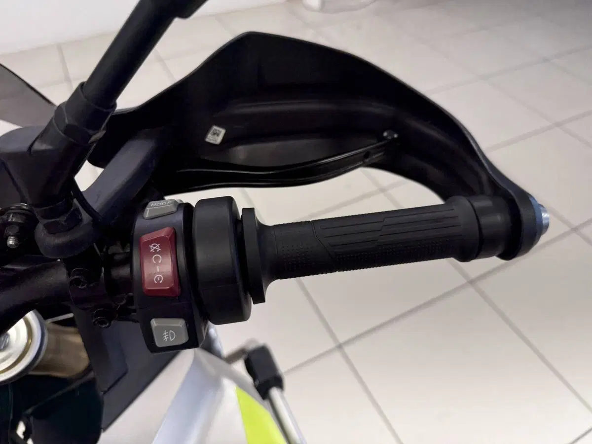 Voge Valico 900DSX (2024 - 26) (9)