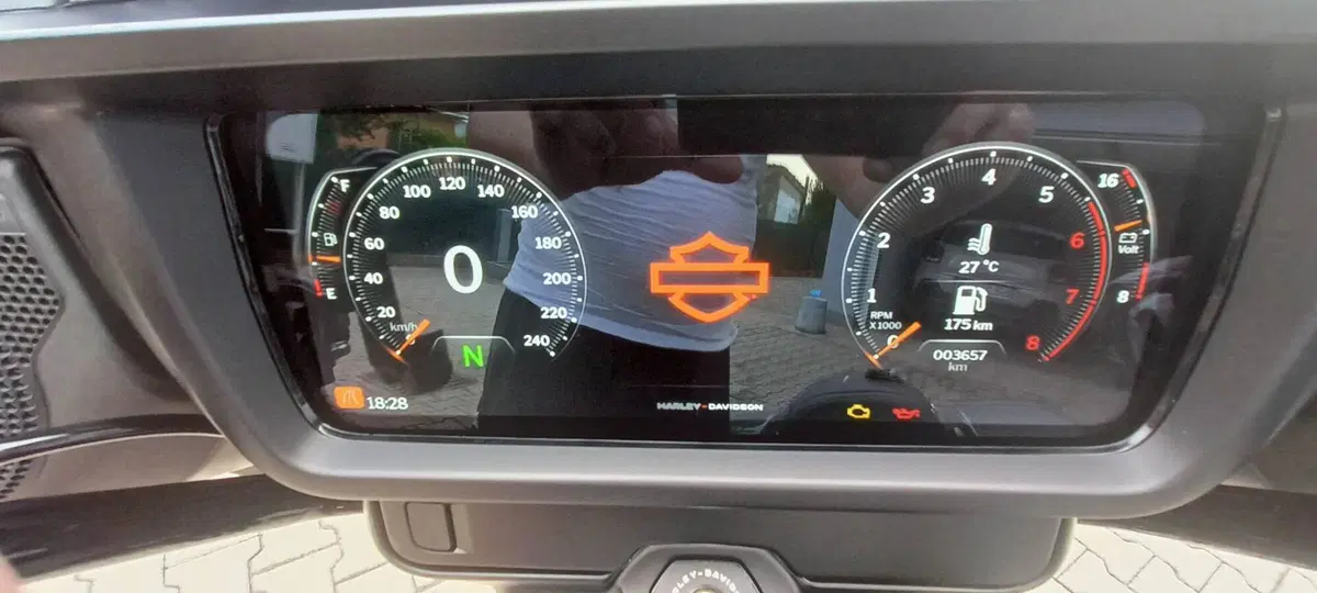 Harley-Davidson Street Glide (2024 - 26) (6)