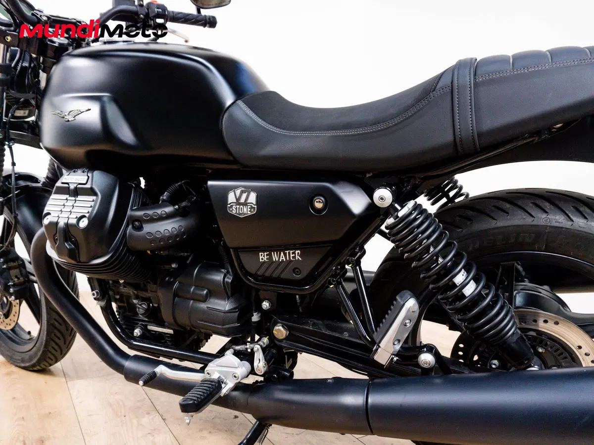 Moto Guzzi V7 850 Stone Special Abs (2021) (7)