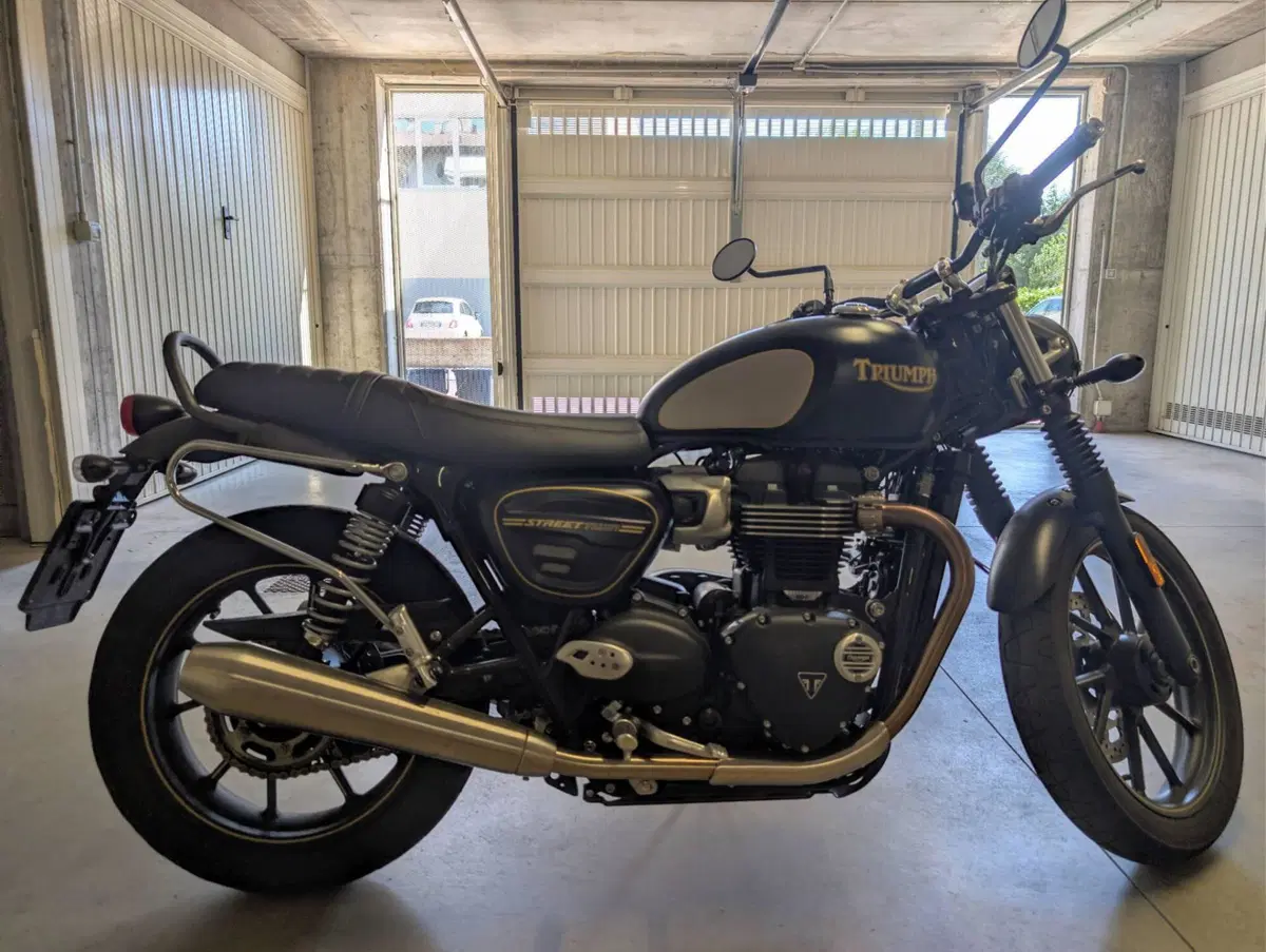 Triumph Street Twin 900 (2021 - 22) (4)
