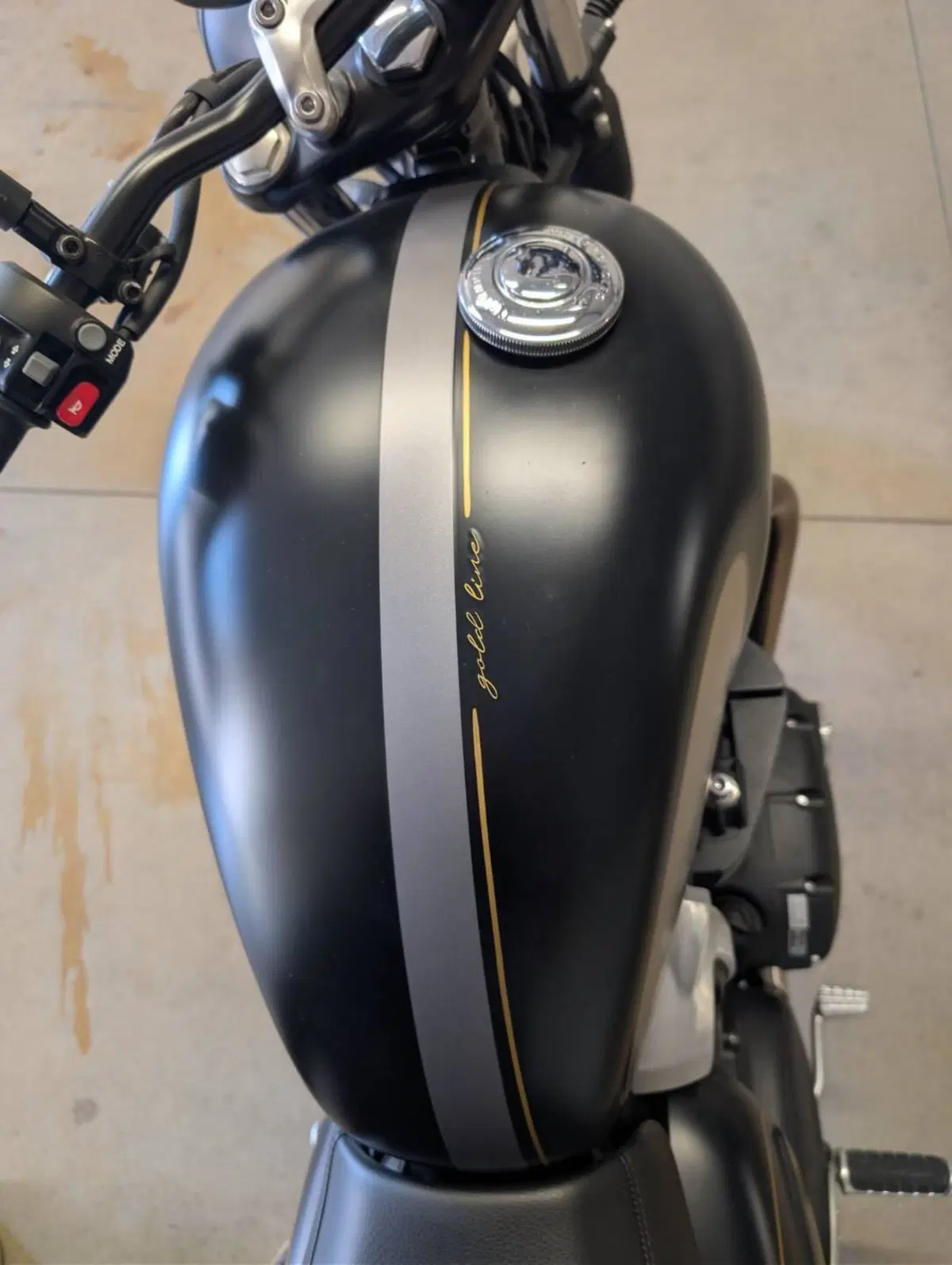 Triumph Street Twin 900 (2021 - 22) (5)