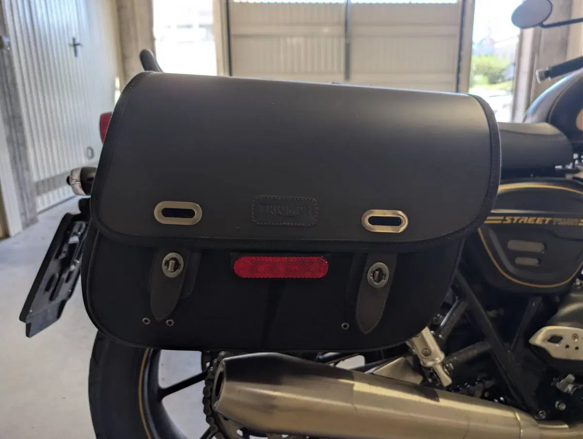 Triumph Street Twin 900 (2021 - 22) (12)