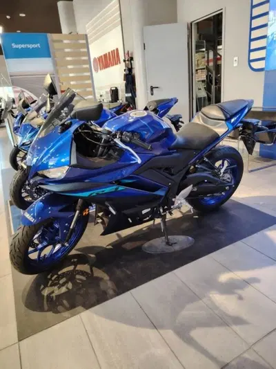 Yamaha YZF R3 (2021 - 24) usata