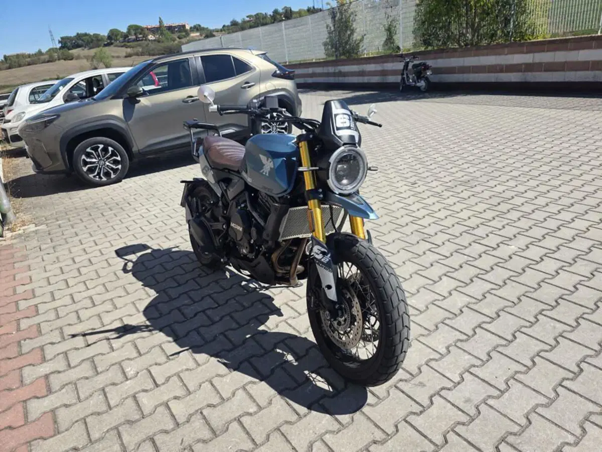 Moto Morini SEIEMMEZZO SCR (2022 - 26) (2)