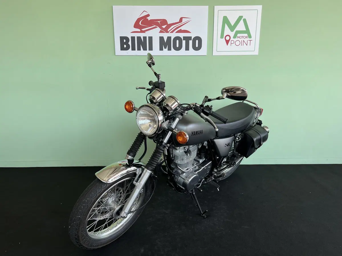 Yamaha SR 400 (2013 - 17) (4)