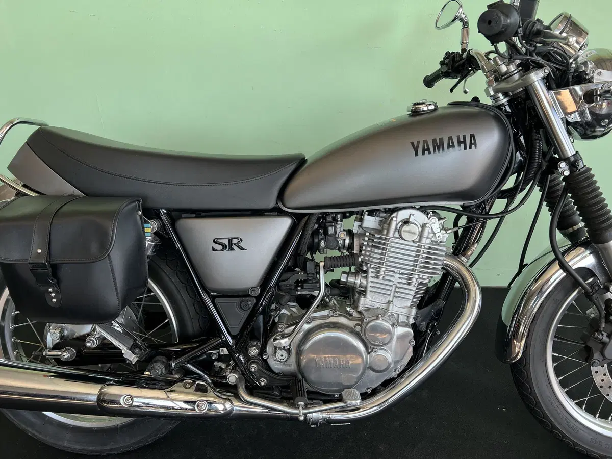 Yamaha SR 400 (2013 - 17) (10)