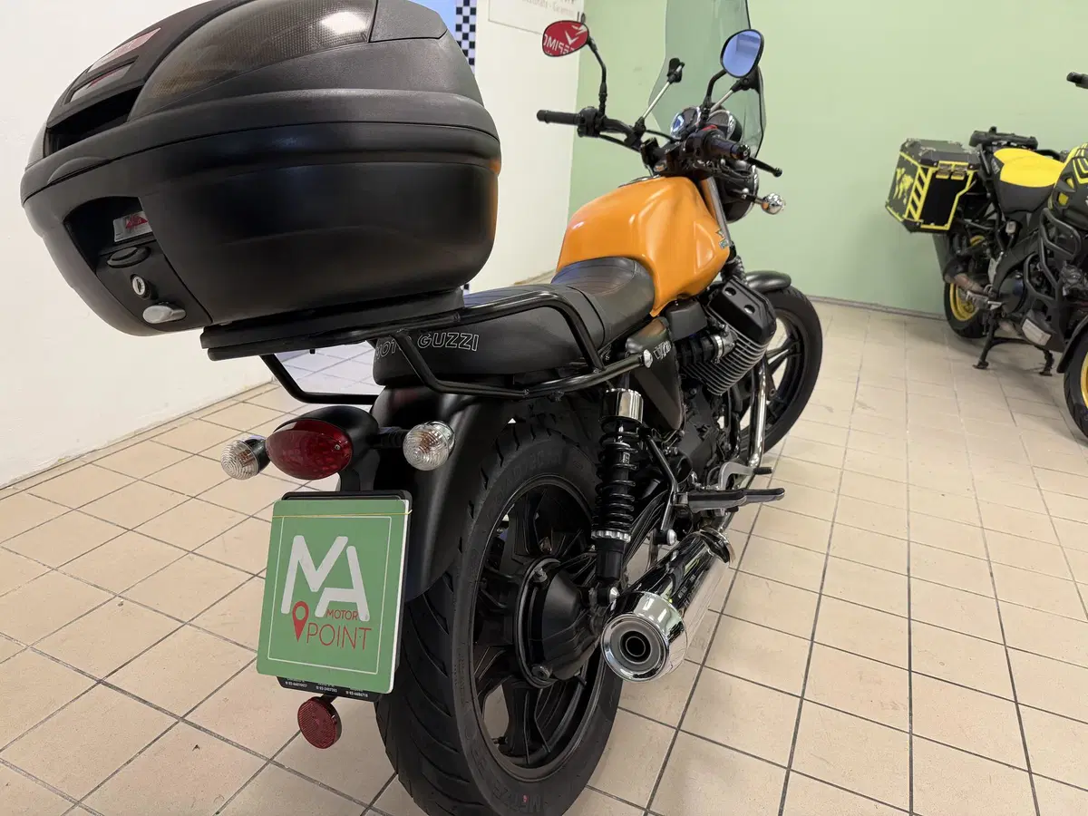 Moto Guzzi V7 II Stone (2015 - 17) (5)