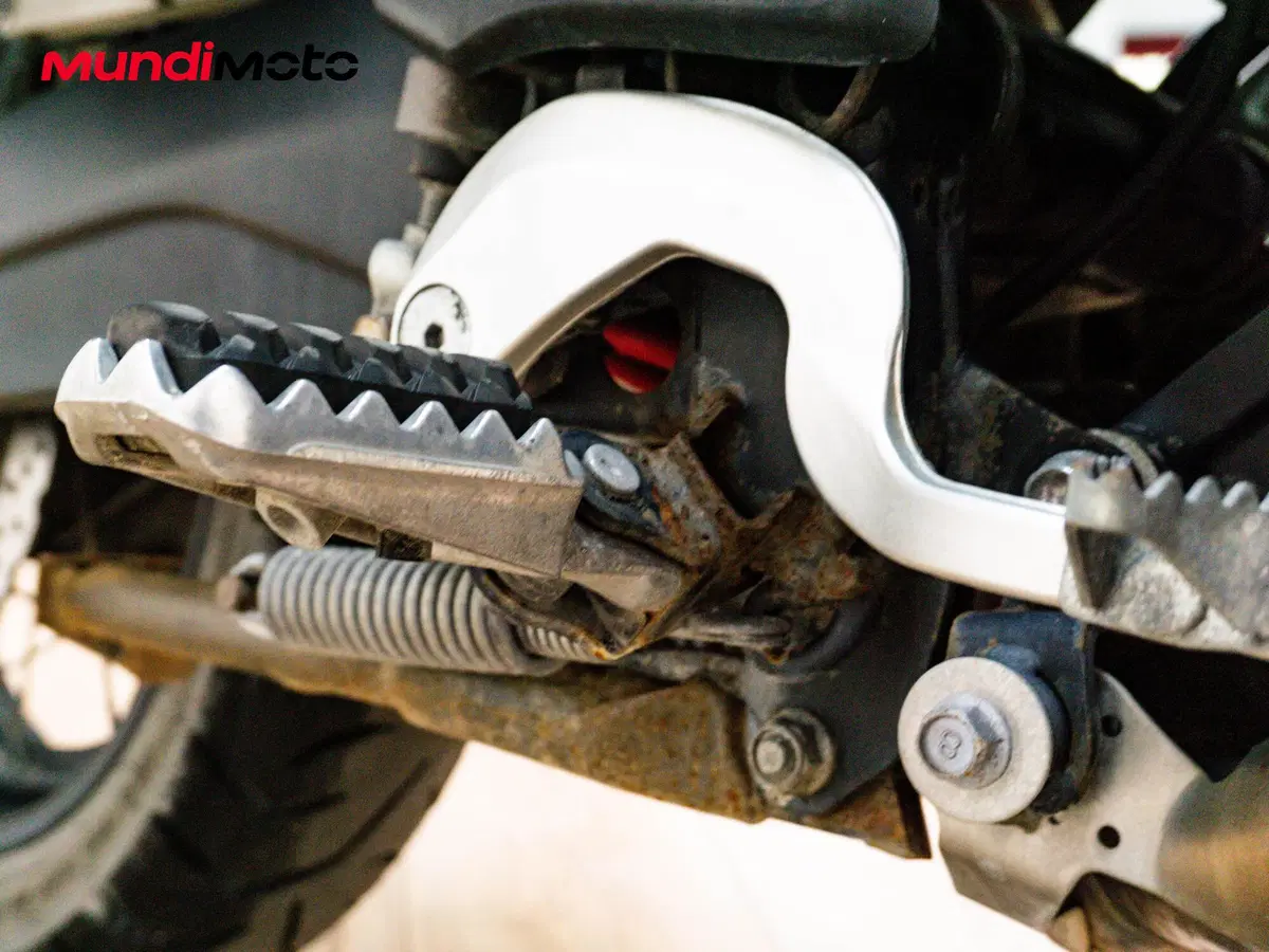 Yamaha XT1200Z Super Ténéré First Edition (2010 - 11) (16)