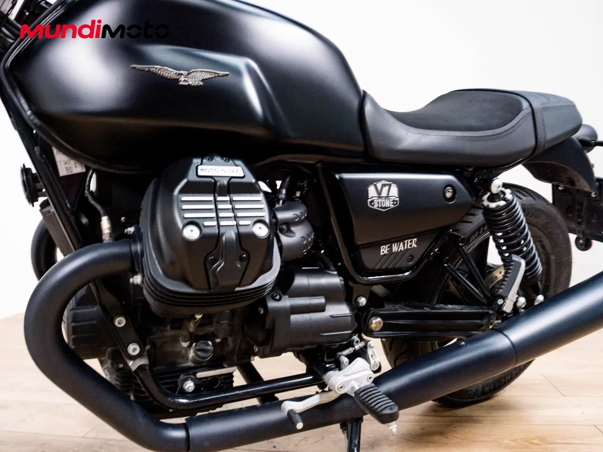 Moto Guzzi V7 850 Stone Special Abs (2021) (9)