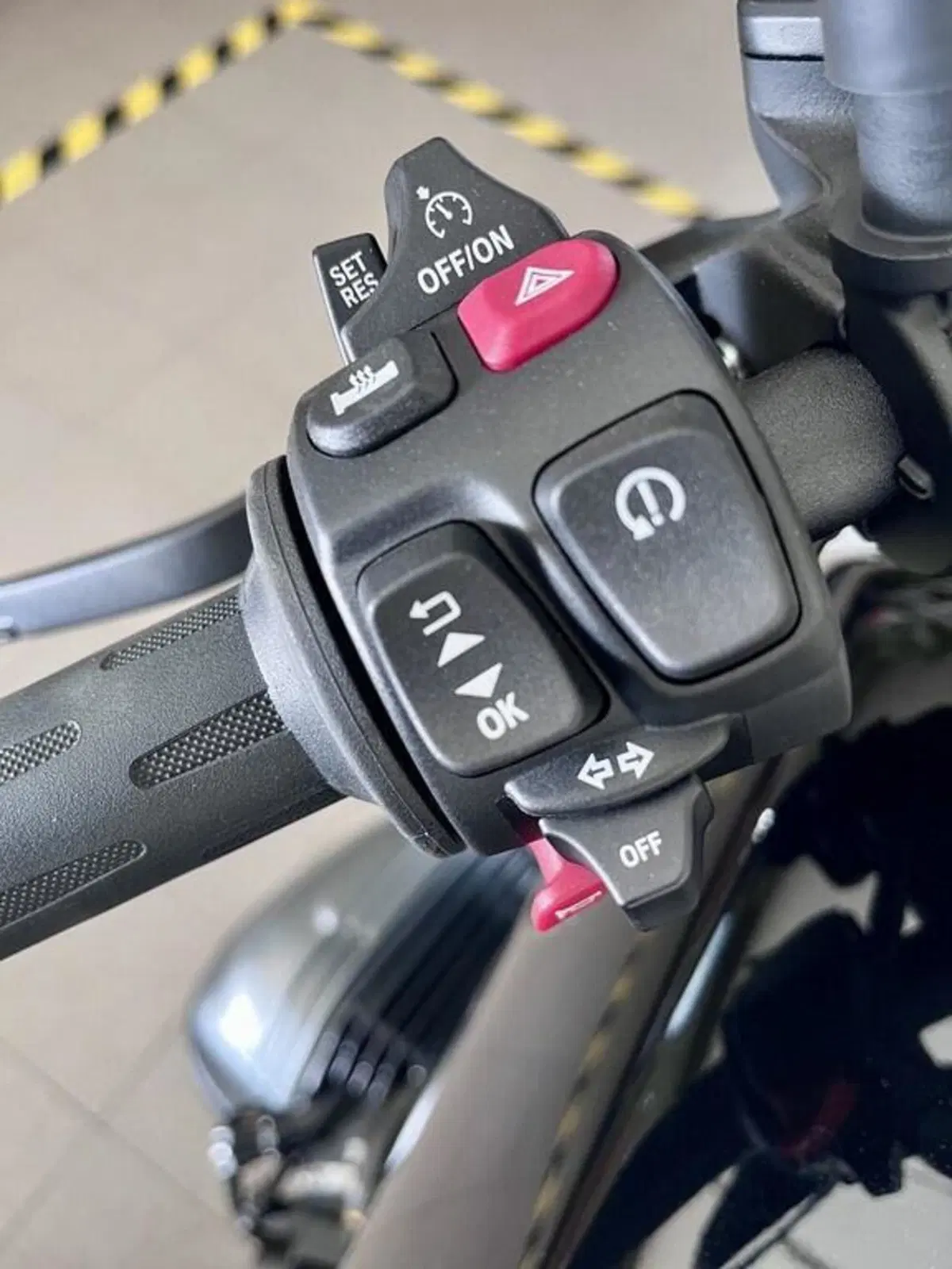 Bmw R 12 (2024 - 26) (7)