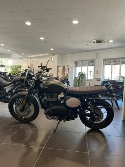 Triumph Scrambler 900 (2023 - 25) usata