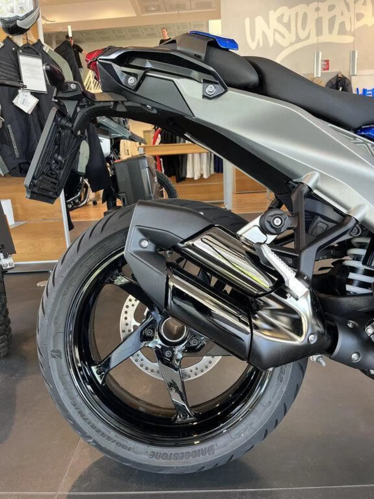 Bmw R 1300 R (2026 - 27) (5)