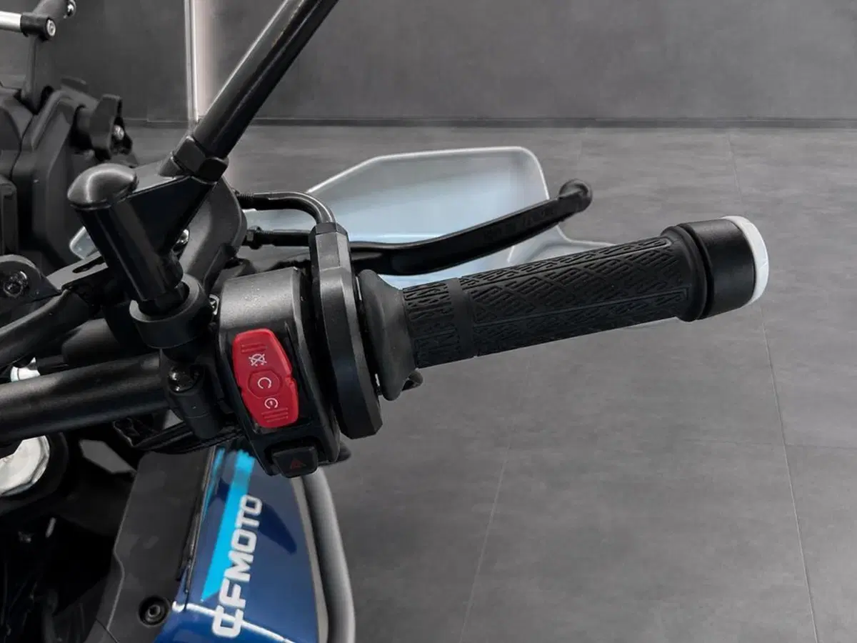 CFMOTO 650MT (2021 - 24) (10)