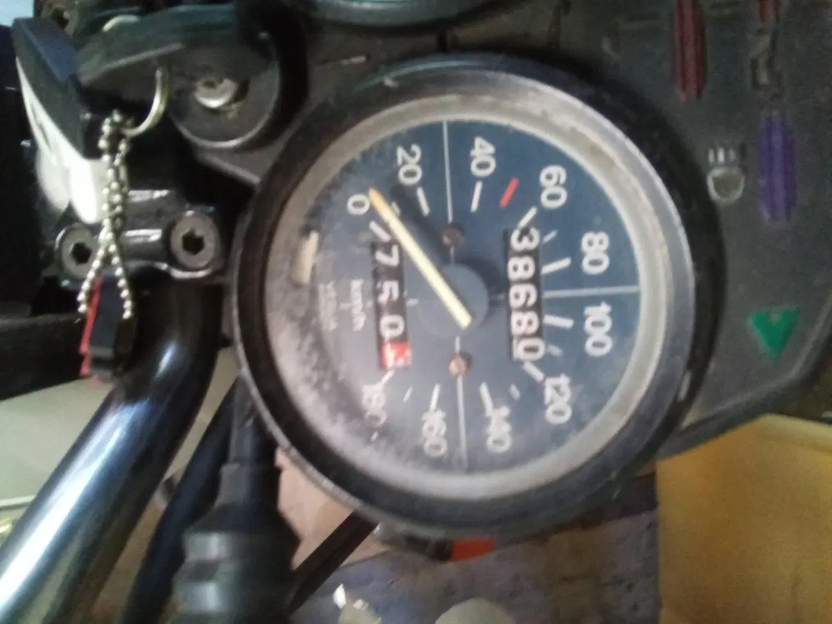 Moto Guzzi V35 (2)