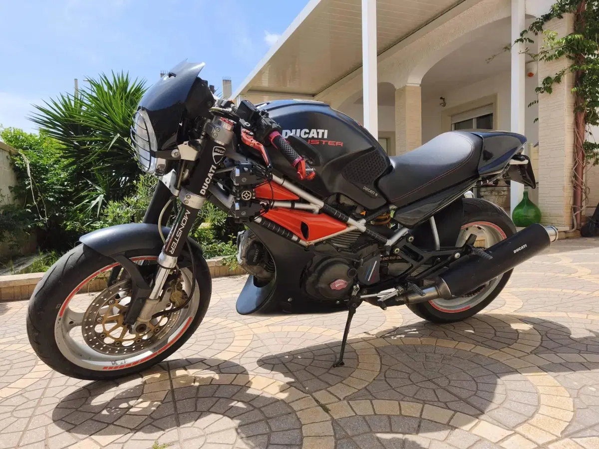 Ducati Monster 600 Dark (1998 - 01) (3)
