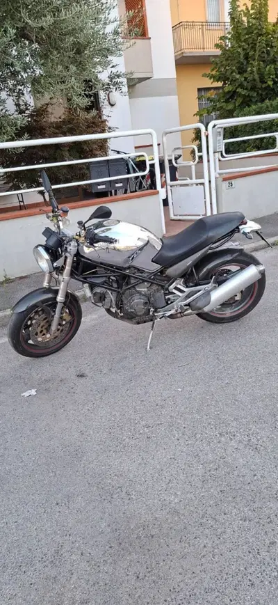 Ducati Monster 900 Cromo I.E. (1999 - 02) usata
