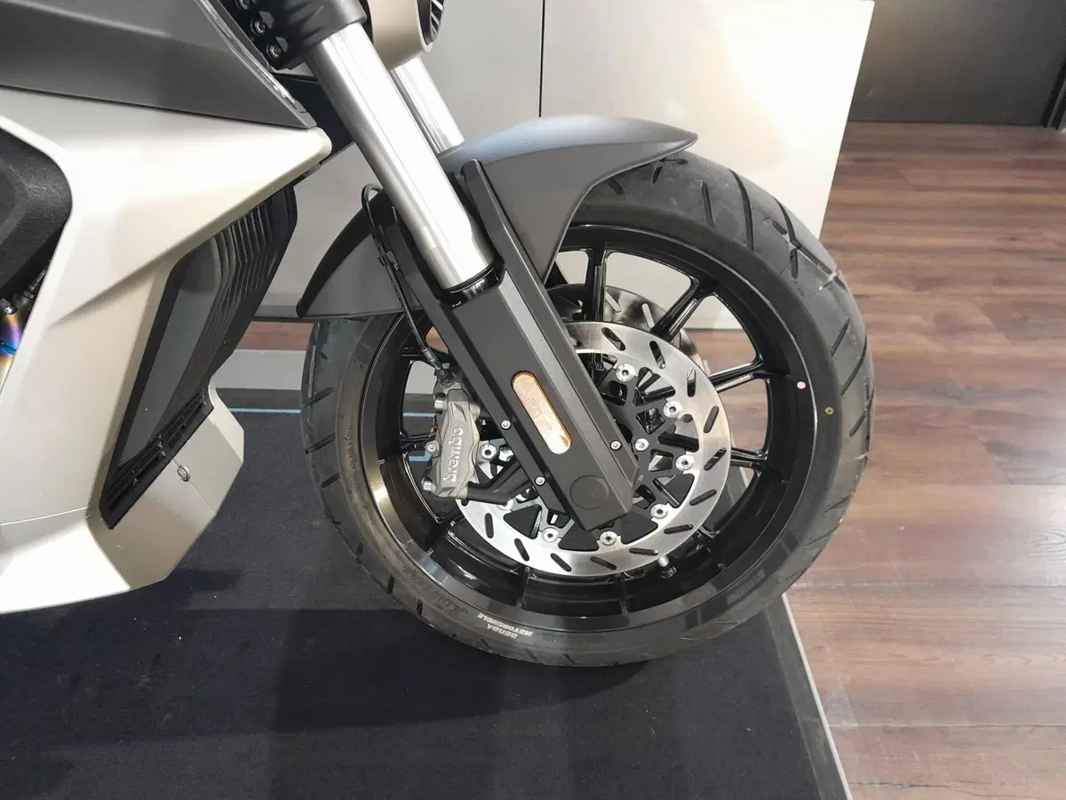 Benda Motorcycles LFC 700 (2024 - 26) (2)