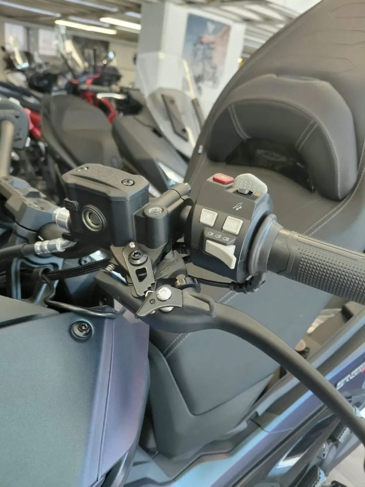 Voge SR450X (2026) (3)