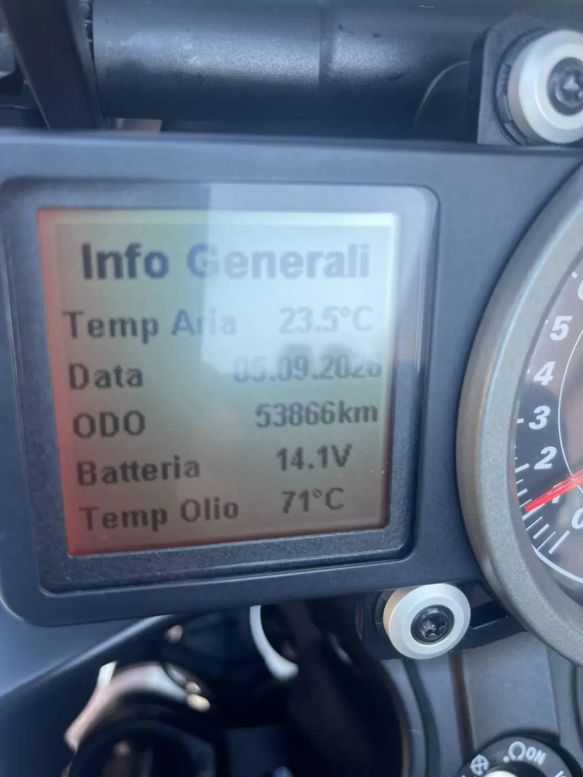 KTM 1290 Super Adventure (2015 - 16) (4)