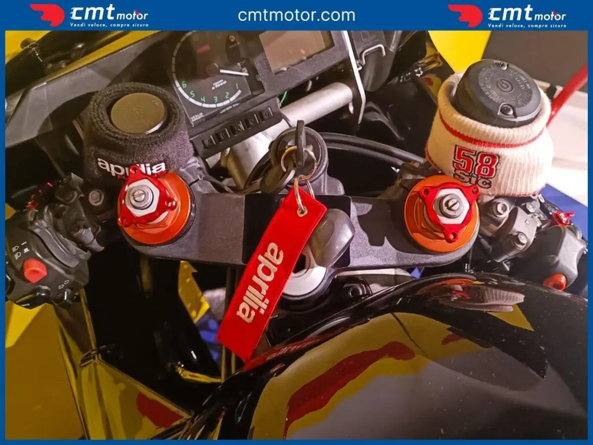 Aprilia RSV 1000 (2000 - 01) (5)
