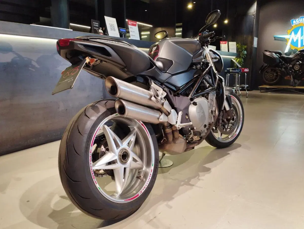MV Agusta Brutale 750 S (2002 - 06) (4)
