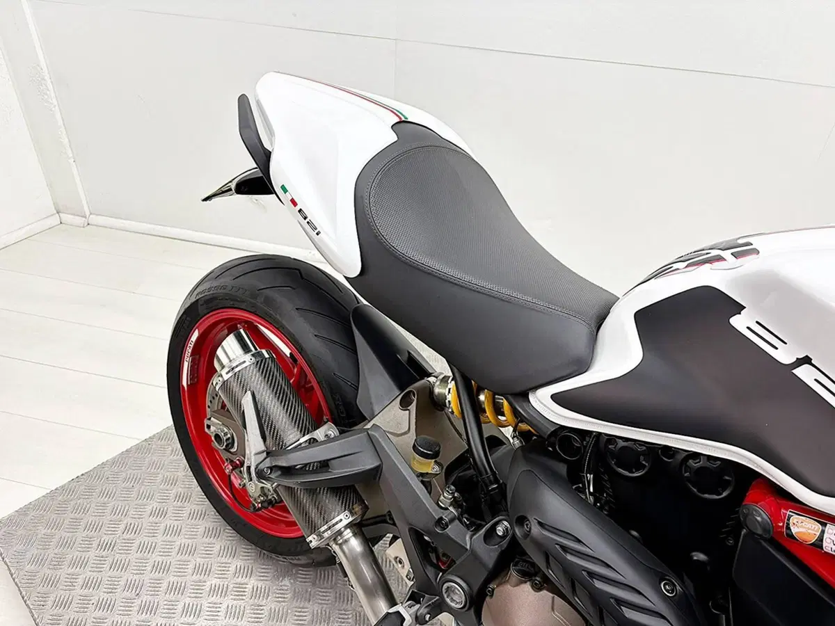 Ducati Monster 821 ABS (2014 - 17) (19)
