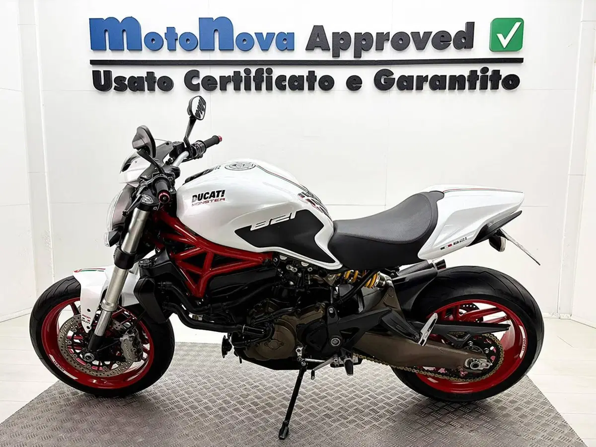 Ducati Monster 821 ABS (2014 - 17) (2)