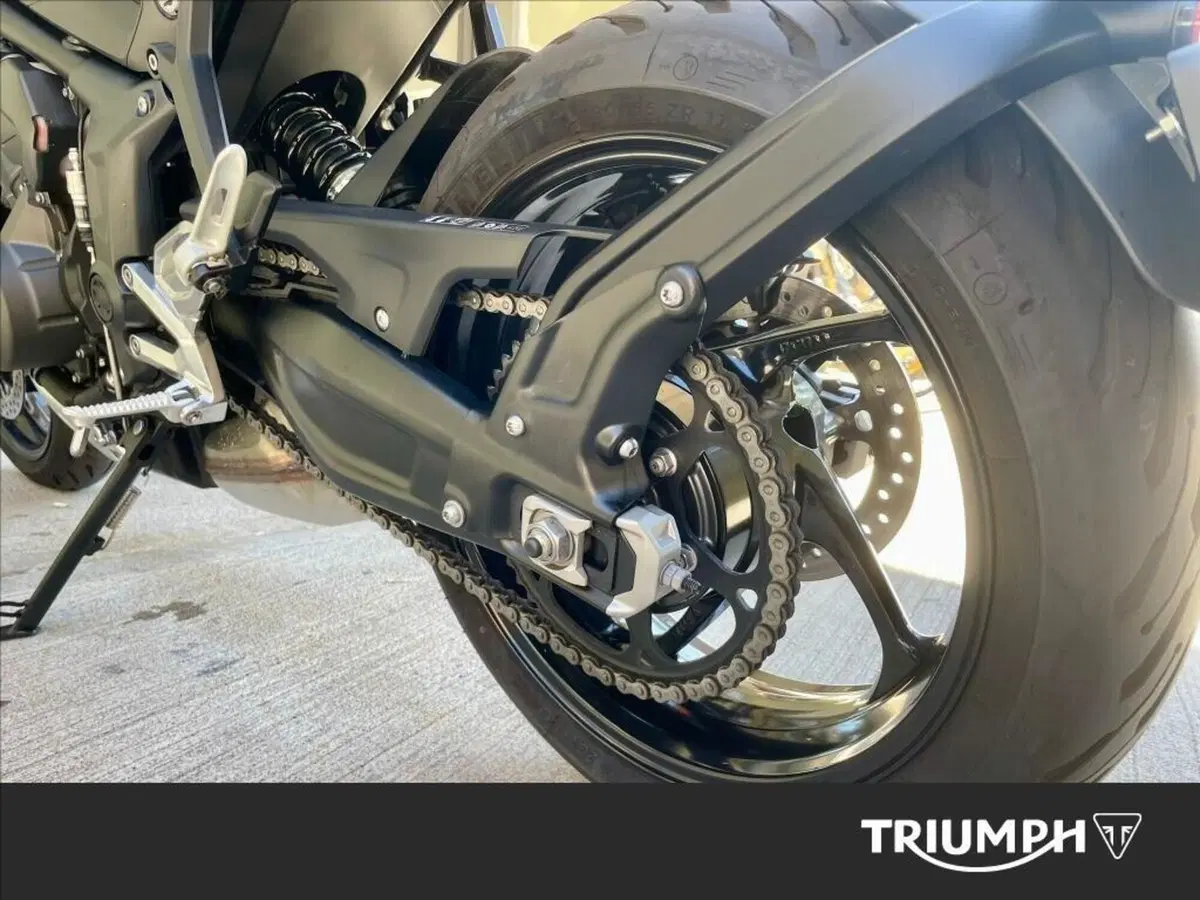 Triumph Trident 660 Triple Tribute Edition (2024) (6)