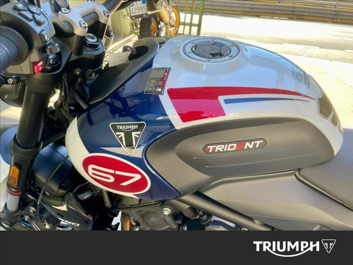 Triumph Trident 660 Triple Tribute Edition (2024) (8)