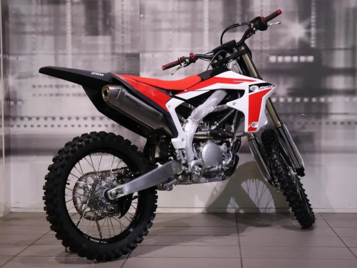 Fantic Motor XXF 250 Cross (2022) (8)