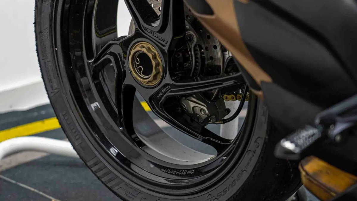 MV Agusta F3 800 Rosso (2021 - 23) (5)