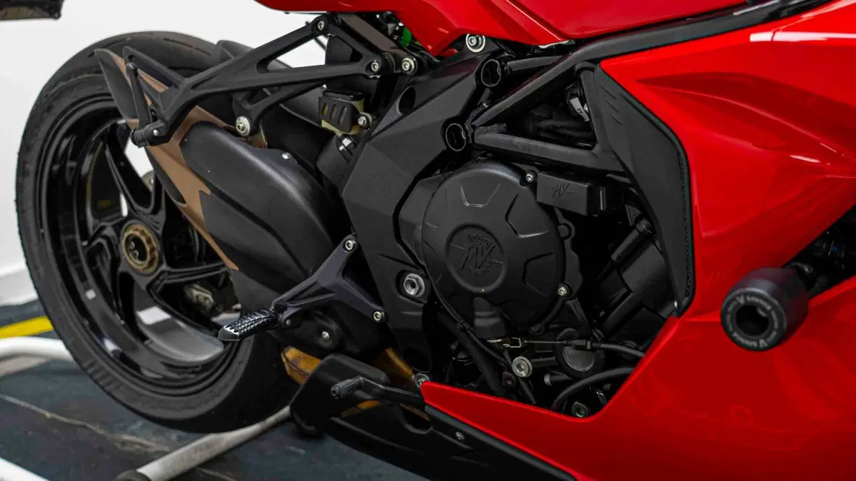 MV Agusta F3 800 Rosso (2021 - 23) (6)