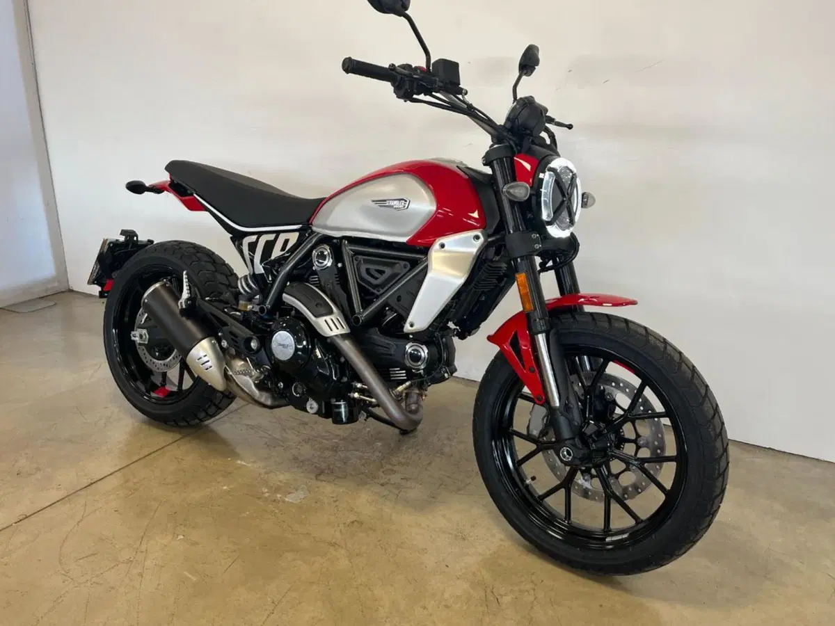 Ducati Scrambler 800 Icon (2025 - 26) (2)