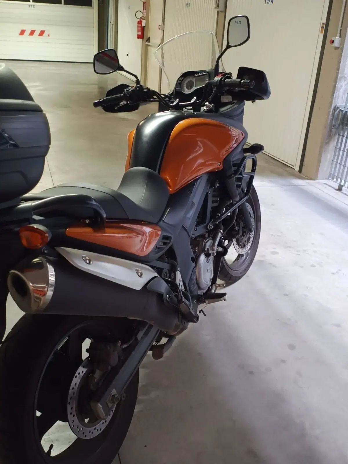 Suzuki V-Strom 650 ABS (2011 - 17) (2)