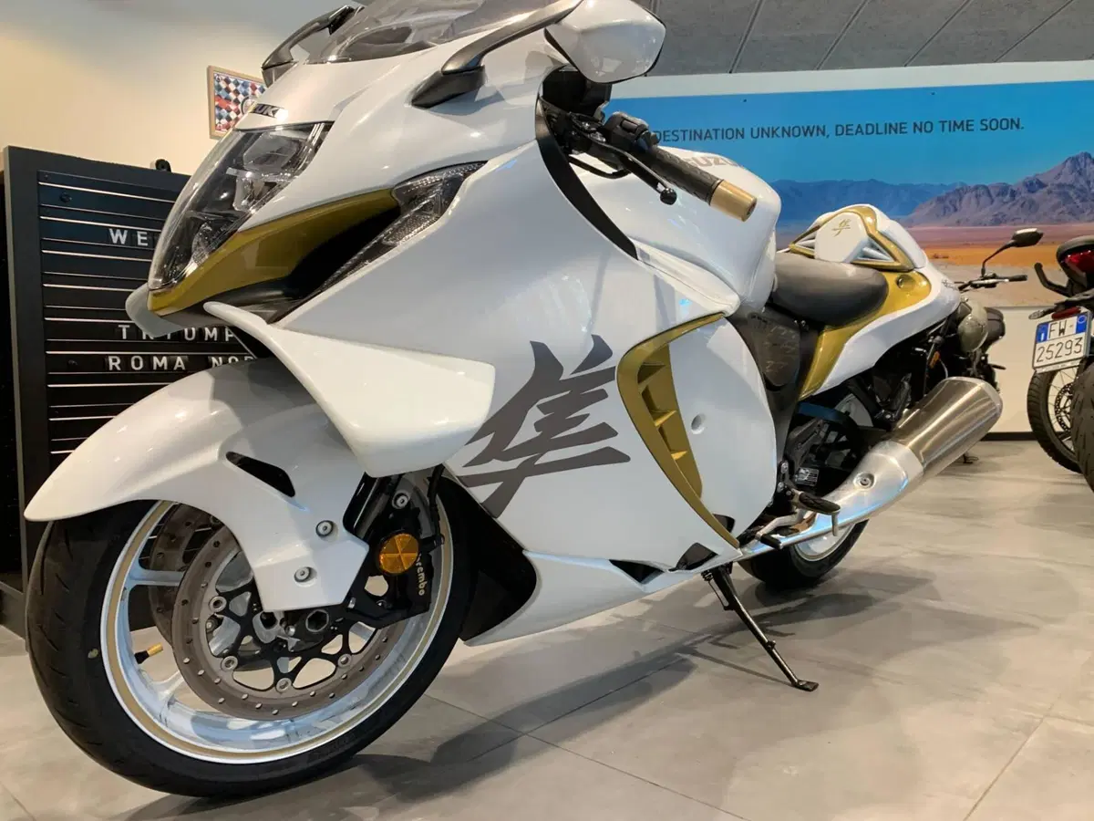 Suzuki GSX 1300 R Hayabusa (2021 - 24) (8)