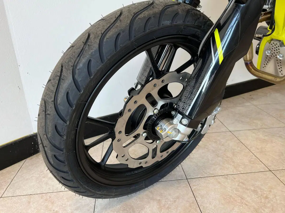 Swm SM 125 R (2025 - 26) (10)