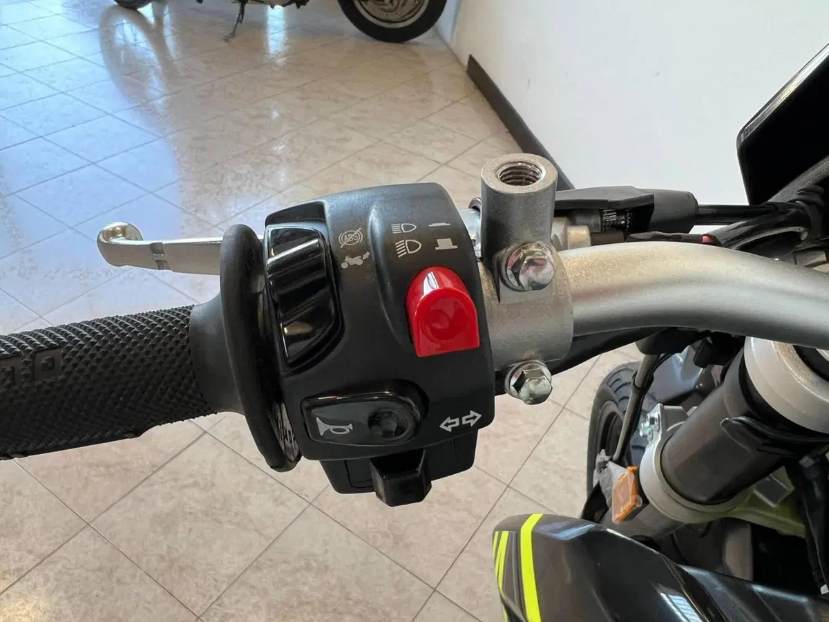 Swm SM 125 R (2025 - 26) (11)