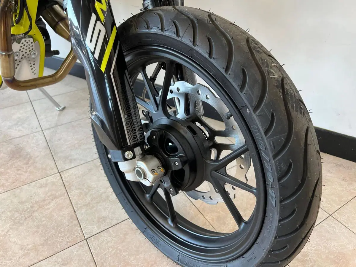 Swm SM 125 R (2025 - 26) (15)