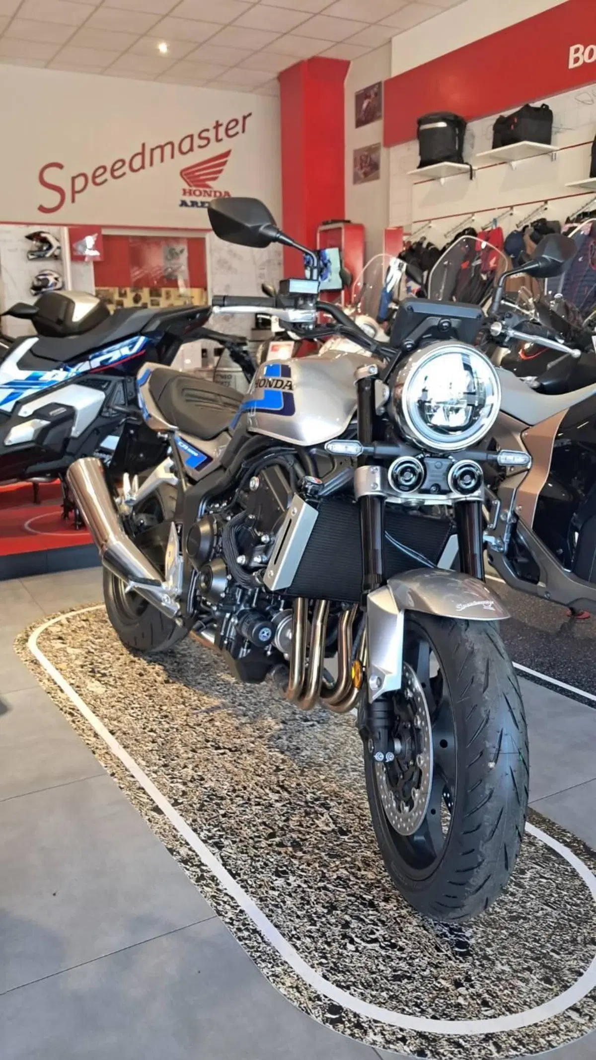 Honda CB 1000 F (2026) (2)