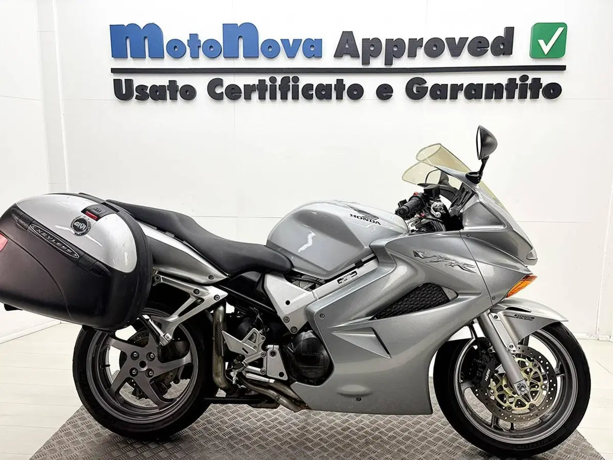 Honda VFR 800 (2002 - 05)