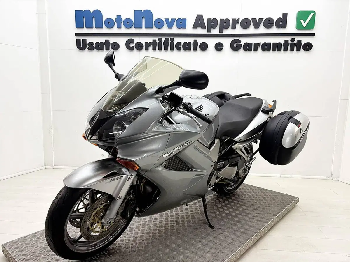 Honda VFR 800 (2002 - 05) (3)