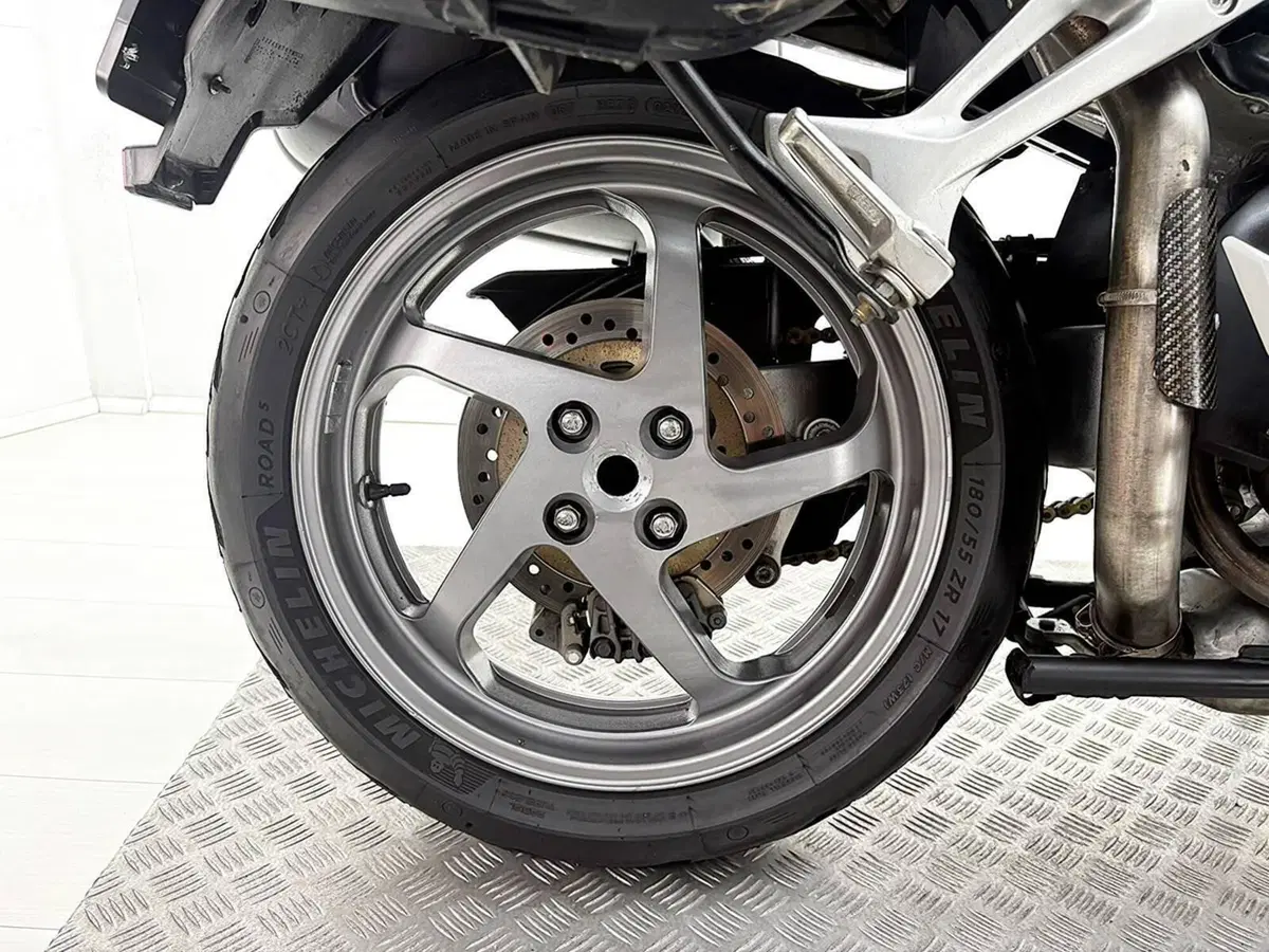 Honda VFR 800 (2002 - 05) (6)