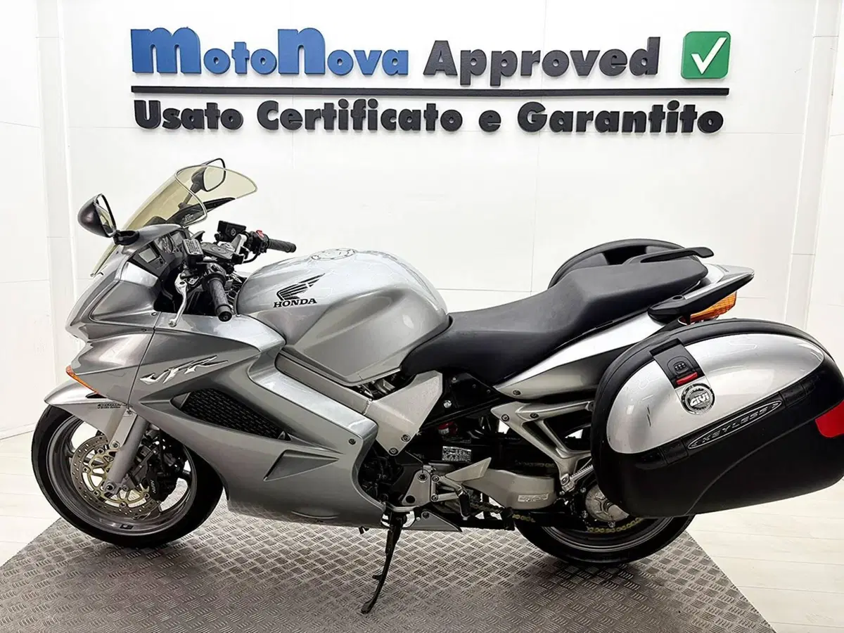 Honda VFR 800 (2002 - 05) (2)