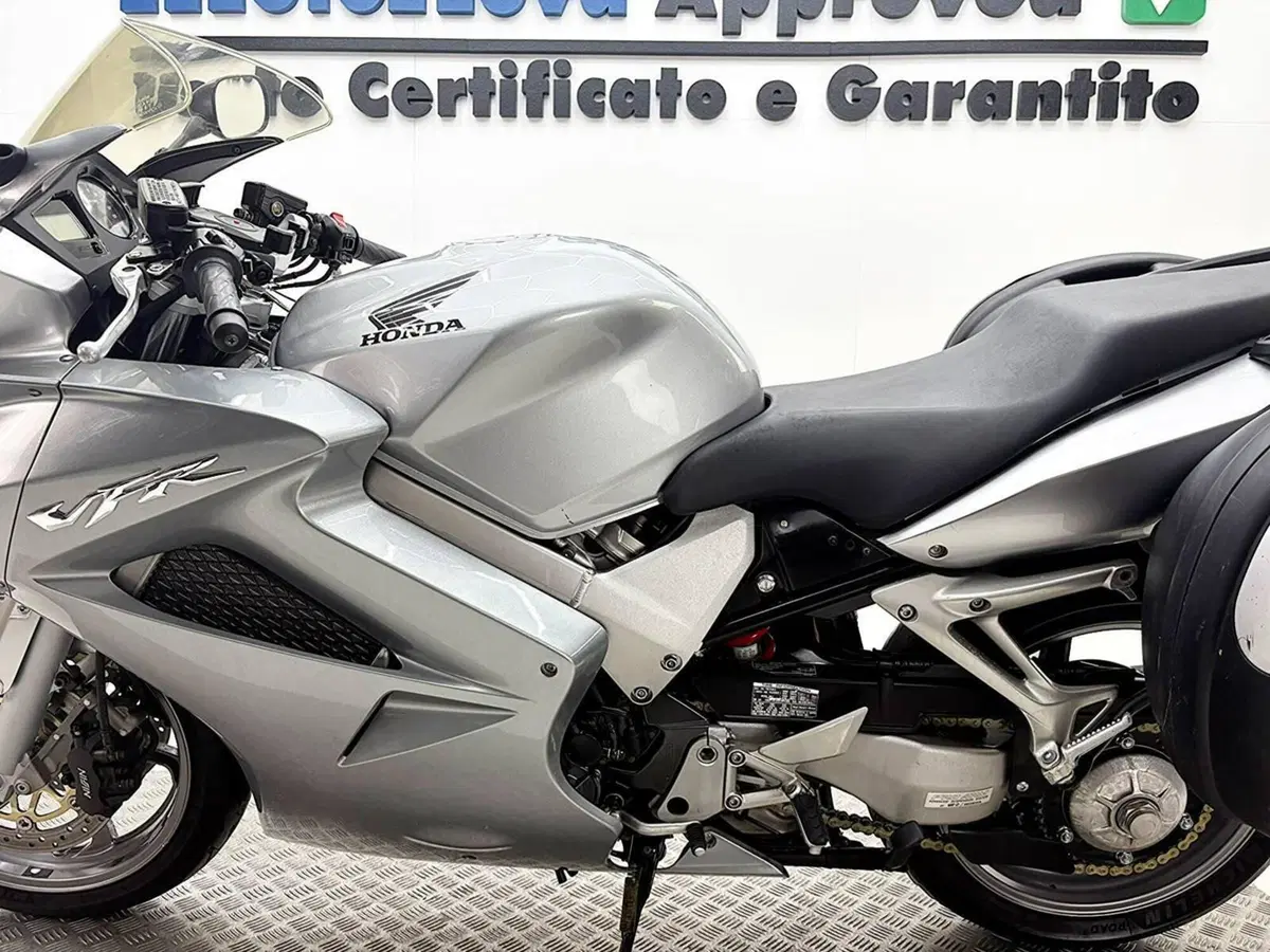 Honda VFR 800 (2002 - 05) (15)