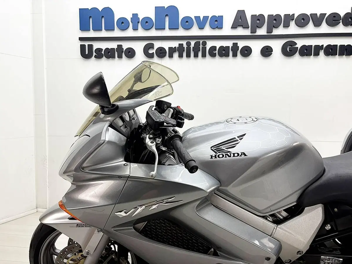 Honda VFR 800 (2002 - 05) (13)