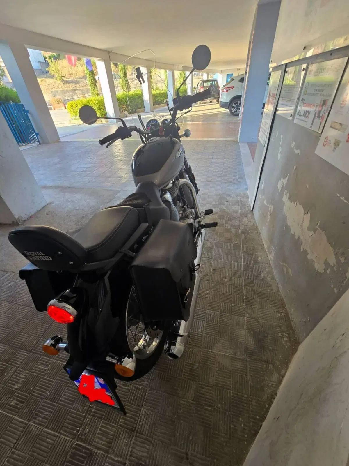 Royal Enfield Meteor 350 Aurora (2024 - 26) (12)